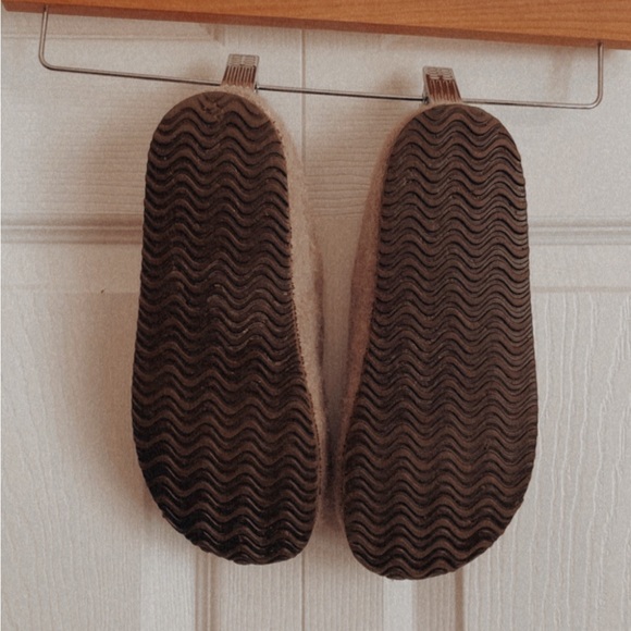 Clogs - Picture 2 of 2